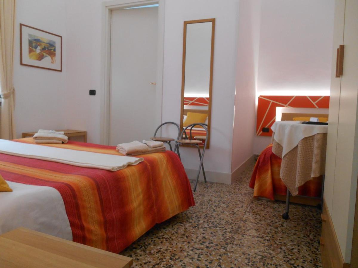 Le Rose Malpensa Bed & Breakfast Busto Arsizio Ngoại thất bức ảnh