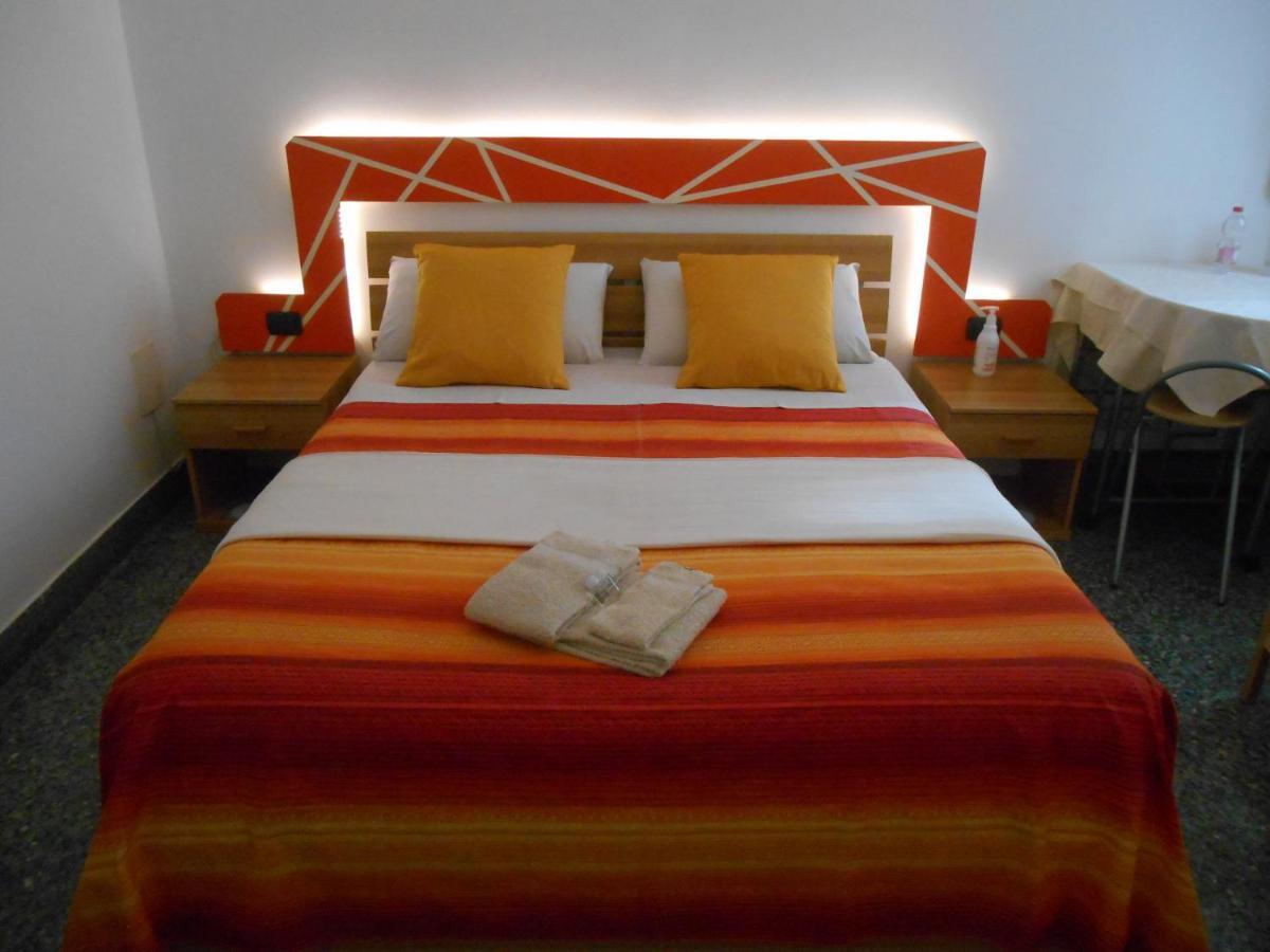 Le Rose Malpensa Bed & Breakfast Busto Arsizio Ngoại thất bức ảnh