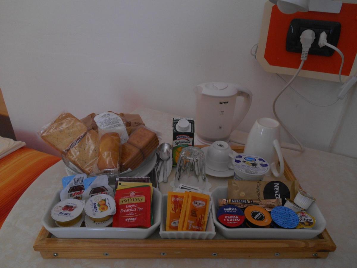 Le Rose Malpensa Bed & Breakfast Busto Arsizio Ngoại thất bức ảnh