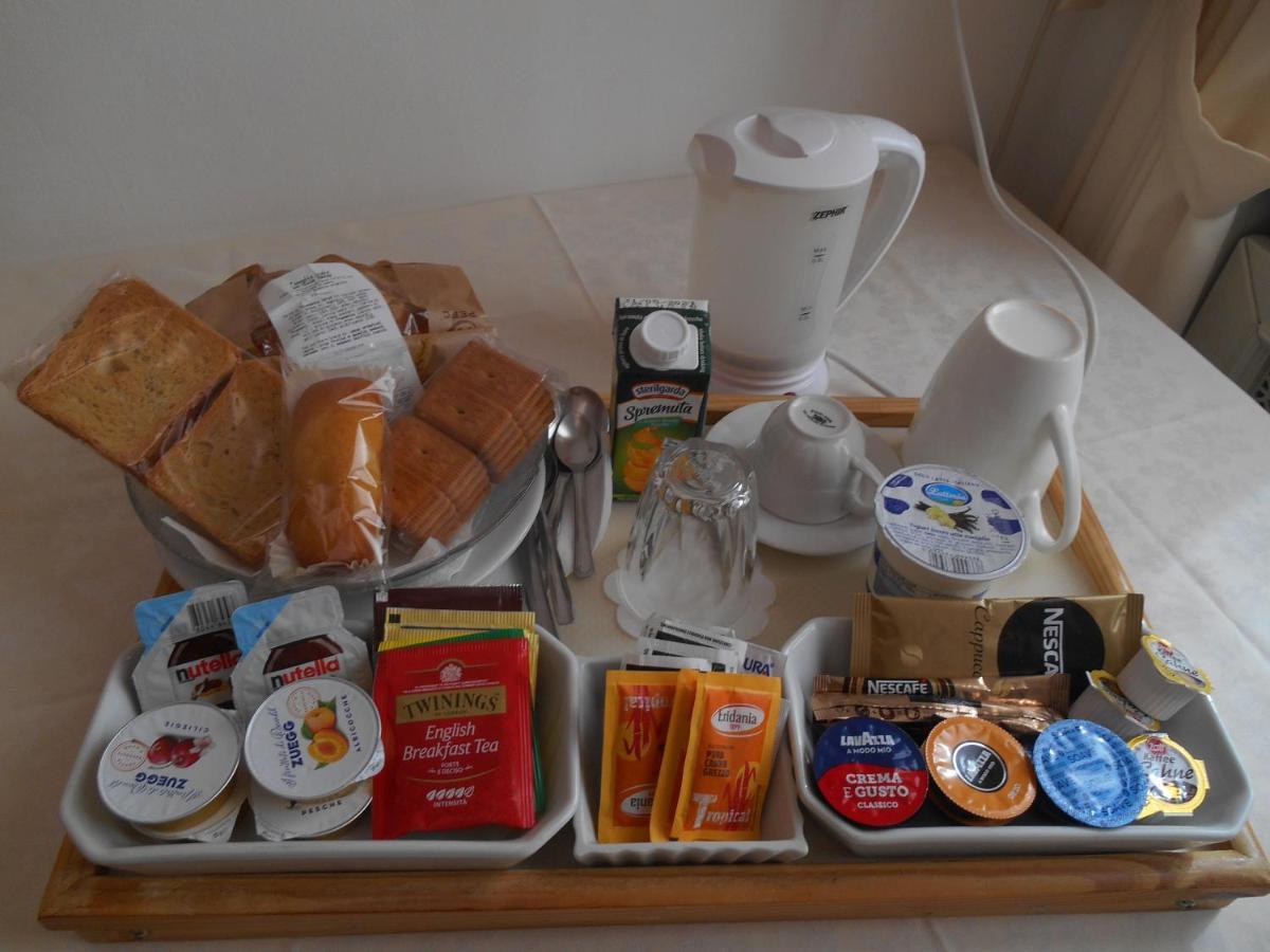 Le Rose Malpensa Bed & Breakfast Busto Arsizio Ngoại thất bức ảnh
